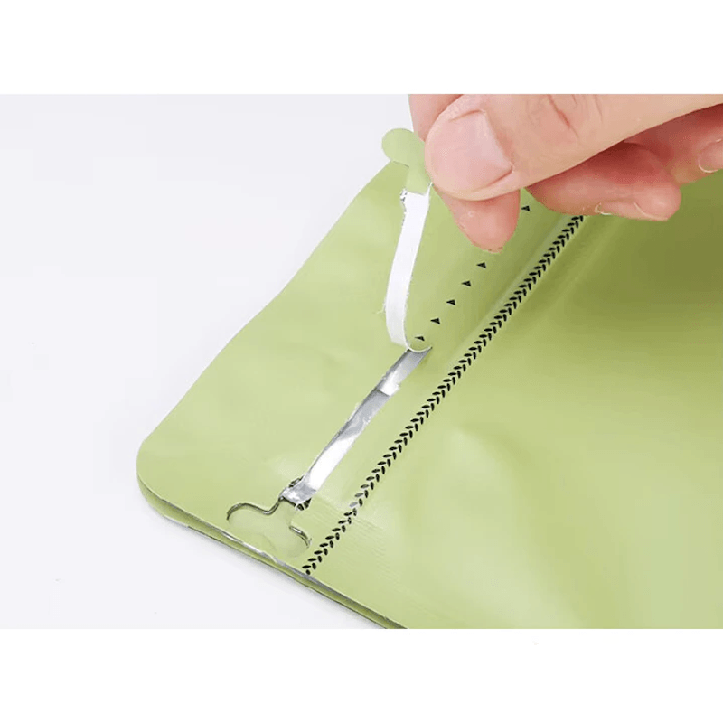 Market - Curatenie si intretinere casa - Produse bucatarie - Pungi si folii alimentare - Set 50 Pungi bucatarie 500g, stand-Up, resigilabile cu fermoar ziplock, aluminiu, opace, waterproof, 19.5x20.5x8 cm - Infinity.ro