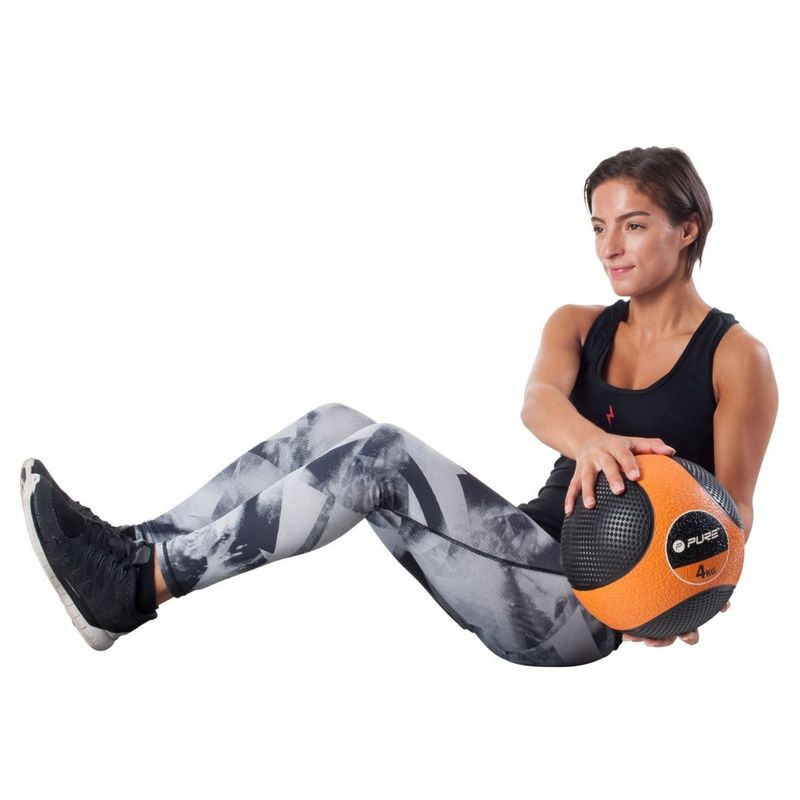 Sport si Outdoor - Fitness - Accesorii fitness - Mingi de fitness - Minge medicinala 4 kg Pure 2 Improve – Portocaliu/Negru, din cauciuc, pentru antrenamente functionale - Infinity.ro