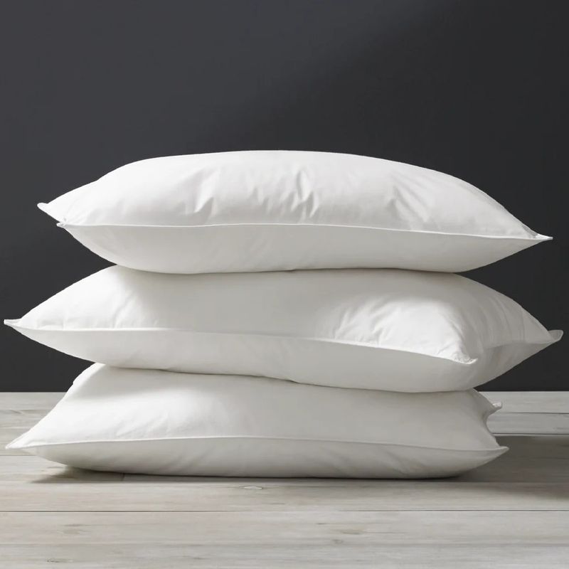 Casa si Gradina - Textile si covoare - Perne si pilote - Perne - Perna pentru dormit Kotonia Home - 50x70 cm, 600 g/mp puf siliconizat, alba - Infinity.ro