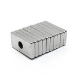 Casa si Gradina - Mobilier - Feronerie si accesorii mobila - Magnet puternic neodim bloc 20 mm x 10 mm x 3 mm cu gaura de sustinere de 4 mm diametru - Infinity.ro