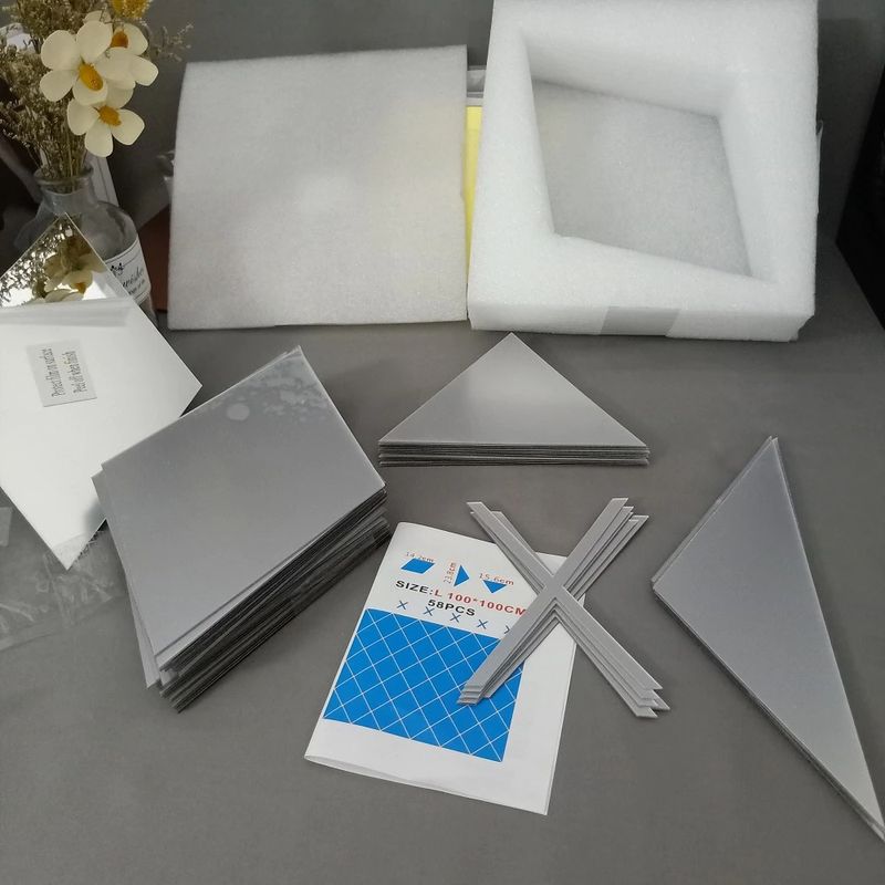 Casa si Gradina - Decoratiuni - Oglinzi - Set 58 Oglinzi Acrilice Diamant Romb Sticker Auto-Adeziv Decorativ pentru Baie Living si Bucatarie 100x100 cm - Infinity.ro
