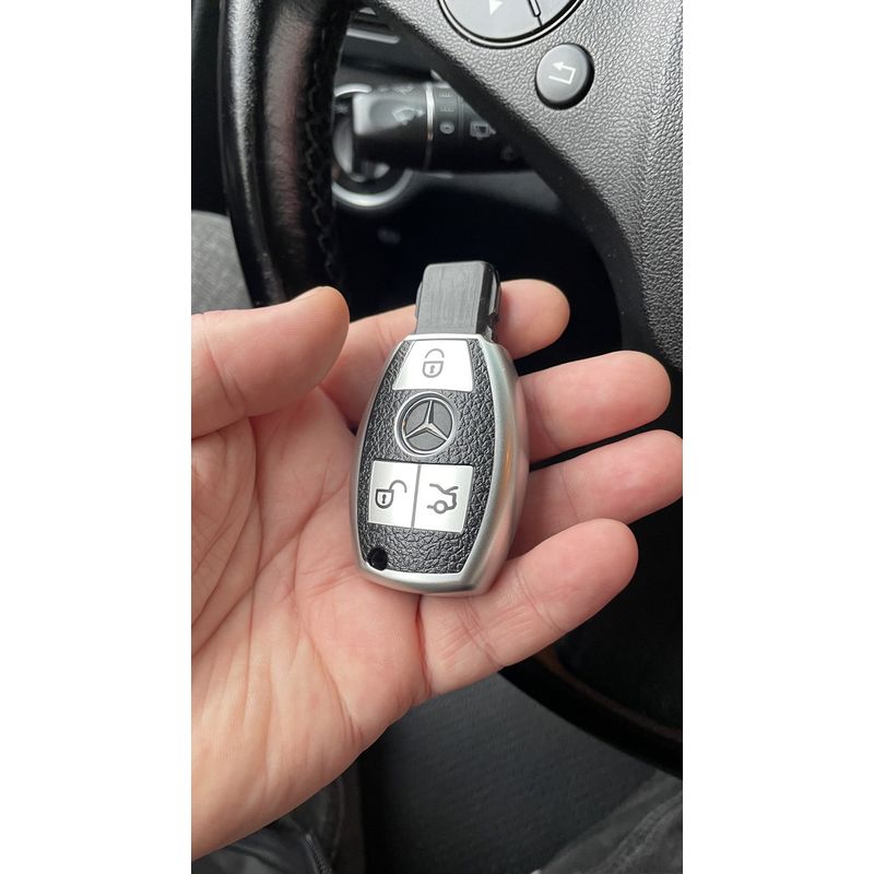Auto si Moto - Electronice auto - Accesorii electronice auto - Husa argintiu cu insertii piele pentru cheie Mercedes Benz A B C E GL S GLA GLK CLS Class AMG W204 W205 W212 - Infinity.ro