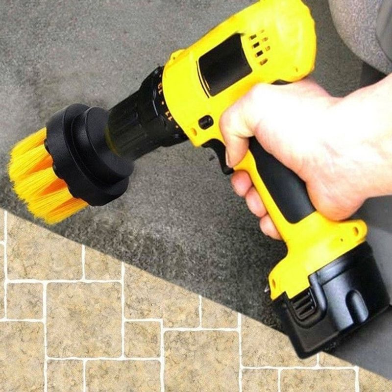 Auto si Moto - Intretinere auto - Produse curatare auto - Perie rotunda mica pentru Mocheta & Uz Casnic / Profesional - Detailing Carpet Brush cu Adaptor Bormasina - Infinity.ro