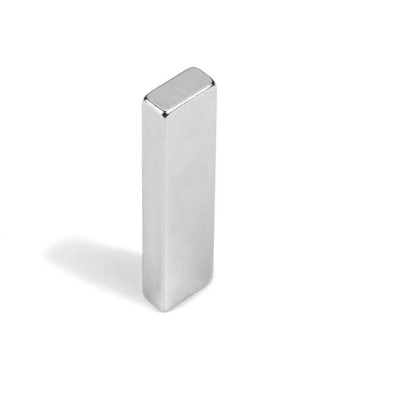 Casa si Gradina - Constructii - Feronerie si accesorii - Suruburi, dibluri si accesorii uz general - Magnet bloc 40x10x5mm neodim puternic N45 forta 8kg - Infinity.ro
