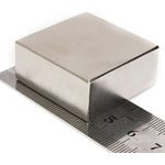 Casa si Gradina - Constructii - Feronerie si accesorii - Suruburi, dibluri si accesorii uz general - Magnet Neodim puternic, 60 Kg forta, forma de bloc, 40mm x 40mm x 20mm, recomandat pentru atractie - Infinity.ro