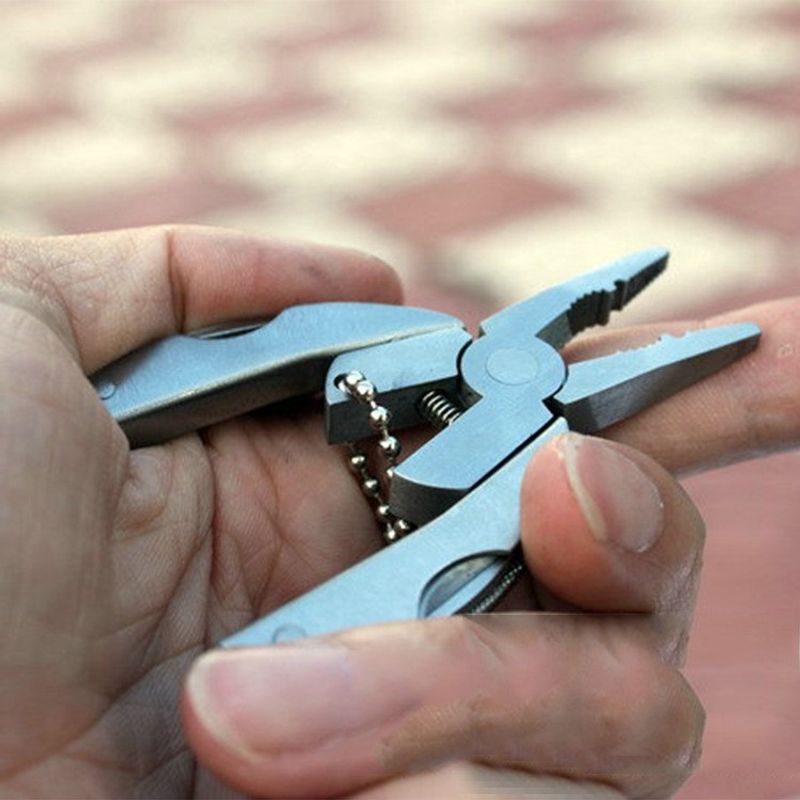 Fashion, accesorii si bijuterii - Barbati - Accesorii barbati - Alte accesorii barbati - Breloc multifunctional MyStyle Pro Steel - Patent, Pila, Cutit, Surubelnita - Infinity.ro