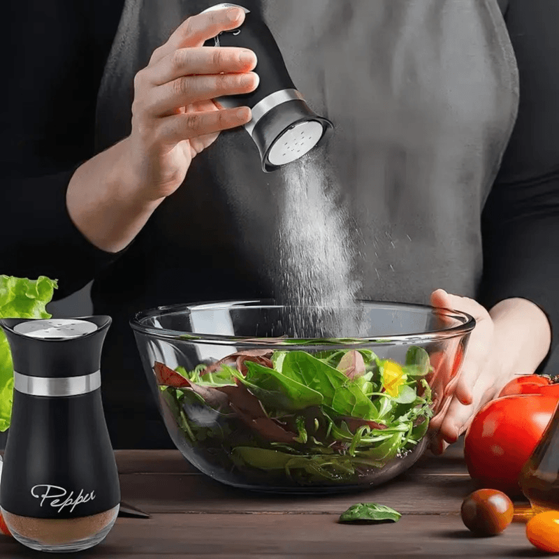 Casa si Gradina - Bucatarie si vesela - Ustensile bucatarie - Rasnite si dozatoare condimente - Set 2 Solnite Sare si Piper cu Suport Elegant din Inox Culoare Negru ABYZ accesorii Practice si Moderne pentru Bucatarie - Infinity.ro