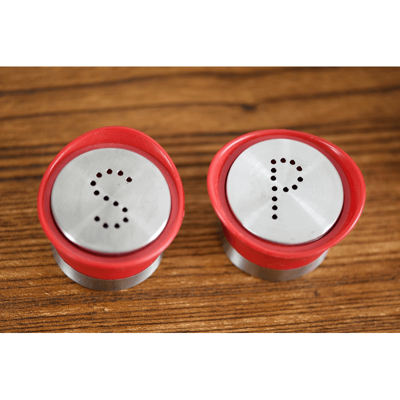 Casa si Gradina - Bucatarie si vesela - Ustensile bucatarie - Rasnite si dozatoare condimente - Set 2 Solnite Sare si Piper cu Suport Elegant din Inox, Culoare Rosu ABYZ accesorii Practice si Moderne pentru Bucatarie - Infinity.ro