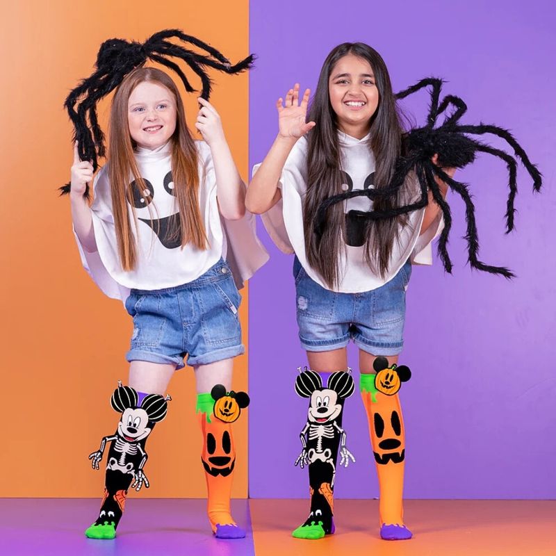 Fashion, accesorii si bijuterii - Copii - Lenjerie si pijamale copii - Sosete si dresuri copii - Sosete lungi colorate Madmia unisex fantasy Mickey Glow 6-99 ani - Infinity.ro