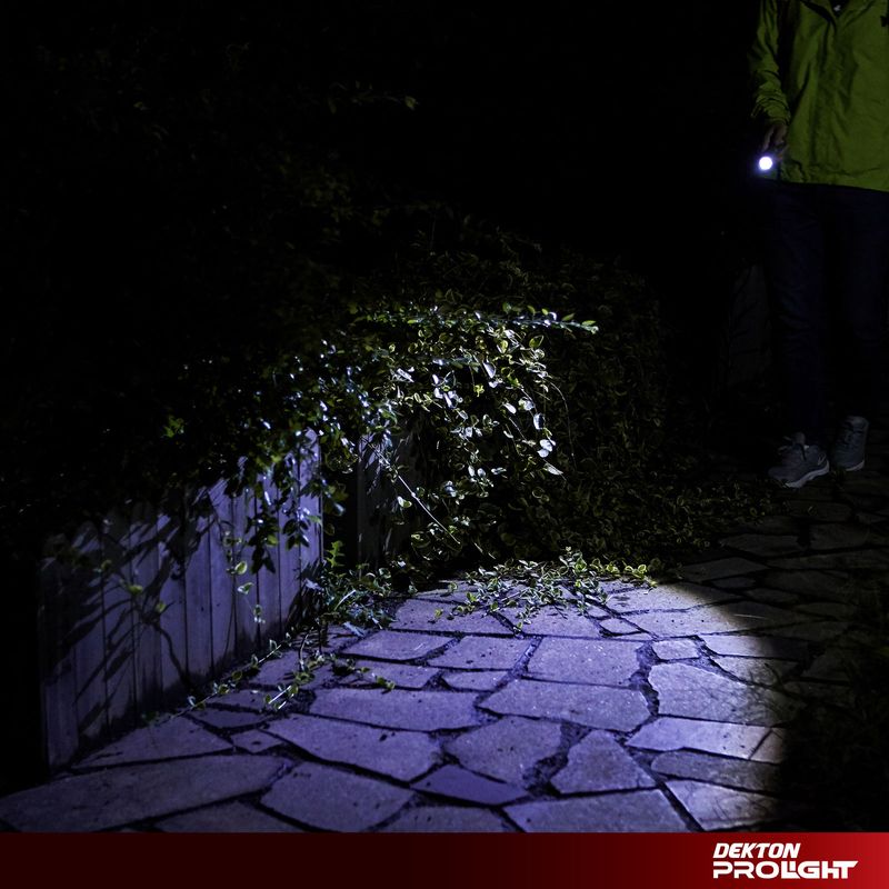 Sport si Outdoor - Camping - Articole solare camping - Lampi si lanterne camping - Lanterna LED COB Zoom XT160, 160lm, 200 Metri, Dekton, DT50547 - Infinity.ro