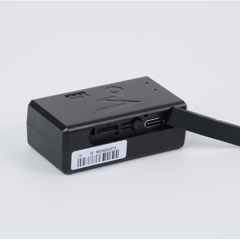 Laptop, Telefoane si Tablete - Wearables si gadgeturi - Gadgeturi - Dispozitive spionaj - Mini GPS Tracker Auto 4G Q8, localizare precisa, geofence, istoric traseu, cip Qualcomm, magnet, baterie 1150mAh, negru - Infinity.ro