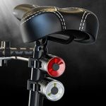 Sport si Outdoor - Ciclism - Accesorii pentru biciclete - Lumini biciclete - Set lumini bicicleta, lumina alba si rosie, 4x baterii, impermeabil IPX4, suport prindere, 3 moduri luminare - Infinity.ro