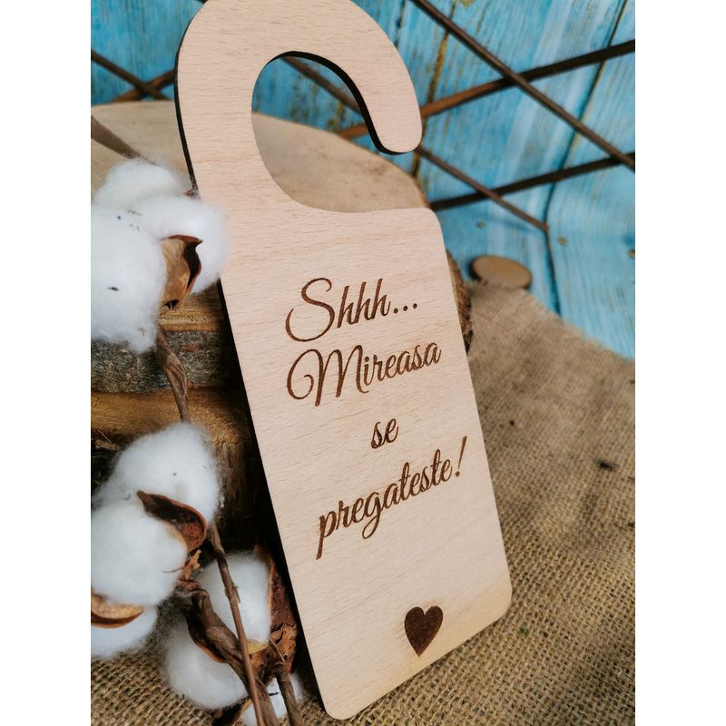 Casa si Gradina - Gradina si terasa - Decoratiuni exterior - Ornamente gradina - Set 2 Agatatoare HH1632 Decor Semn de Usa din lemn Personalizat Mire si Mireasa - Infinity.ro