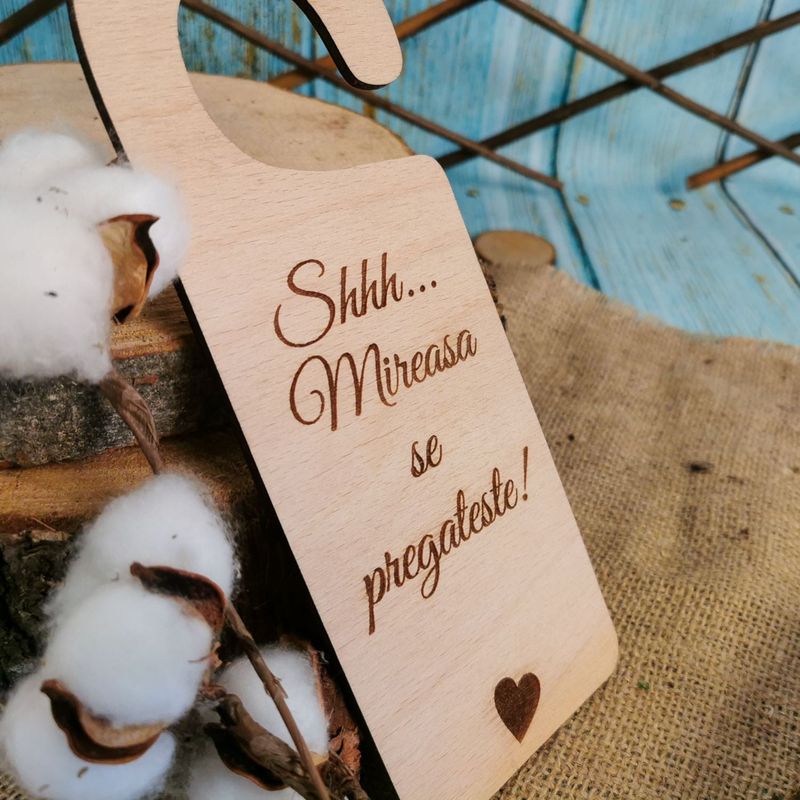 Casa si Gradina - Gradina si terasa - Decoratiuni exterior - Ornamente gradina - Set 2 Agatatoare HH1632 Decor Semn de Usa din lemn Personalizat Mire si Mireasa - Infinity.ro