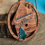 Casa si Gradina - Decoratiuni - Decoratiuni de sezon - Glob de Craciun cu Nume Personalizat HH1626 din Lemn Model First Christmas Home - Infinity.ro