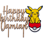 Casa si Gradina - Decoratiuni - Decoratiuni petrecere - Accesorii pentru petrecere - Topper din Lemn HH1625 Personalizat Aniversare Pikachu - 25 x 15 cm - Infinity.ro