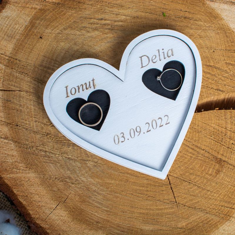 Fashion, accesorii si bijuterii - Femei - Bijuterii femei - Cutii bijuterii - Cutie de Bijuterii Verighete Personalizata HH1602 din Lemn Alba Inima 14x12 cm - Infinity.ro