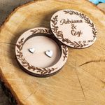 Fashion, accesorii si bijuterii - Femei - Bijuterii femei - Cutii bijuterii - Cutie Verighete Rotunda Personalizata HH1633 din Lemn 10x10 cm - Infinity.ro