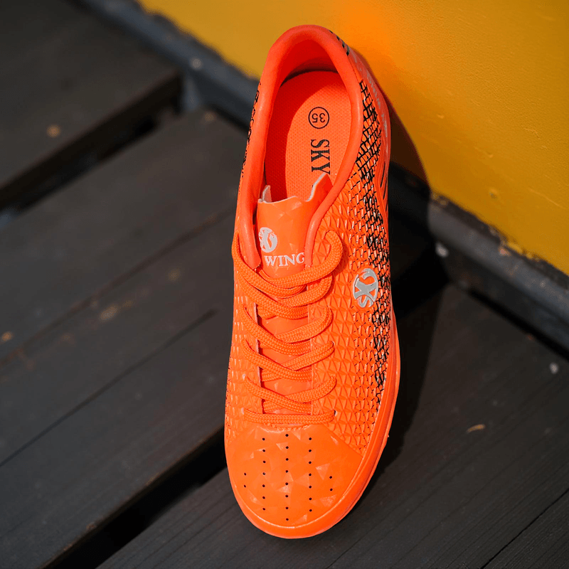 Sport si Outdoor - Echipament Sportiv - Incaltaminte sport - Pantofi sport - Ghete de fotbal Sky Wing, 9895 pentru teren sintetic, cusute in varf 38 portocaliu - Infinity.ro