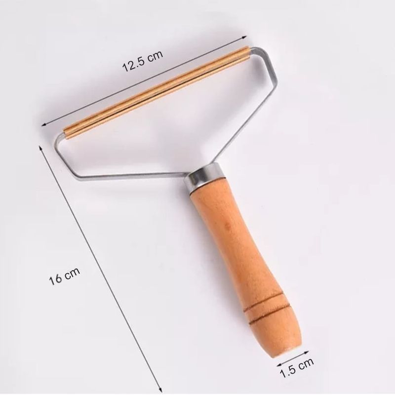 Petshop - Ingrijire si Igiena - Produse uz extern - Perii si manusi - Perie portabila pentru indepartarea scamelor si a parului de animale, maner din lemn, 16 x 12, 5 cm, Vivo WDLR01 - Infinity.ro