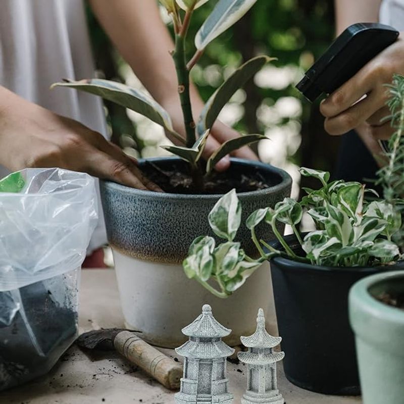 Casa si Gradina - Gradina si terasa - Decoratiuni exterior - Ornamente gradina - Figurina pentru gradina, Pogoda chineza, 3 bucati, decoratiune exterioara, dimensiuni mici, 5.5 X 2.8 cm, gri - Infinity.ro