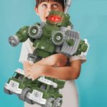 Jucarii, Copii si Bebe - Jucarii si jocuri - Vehicule si jucarii cu telecomanda - Roboti de jucarie - Robot Transformer 5 in 1 Linomag®, masini militare, surubelnita inclusa, +3 ani, verde, 31.5x15.7x21.6cm - Infinity.ro