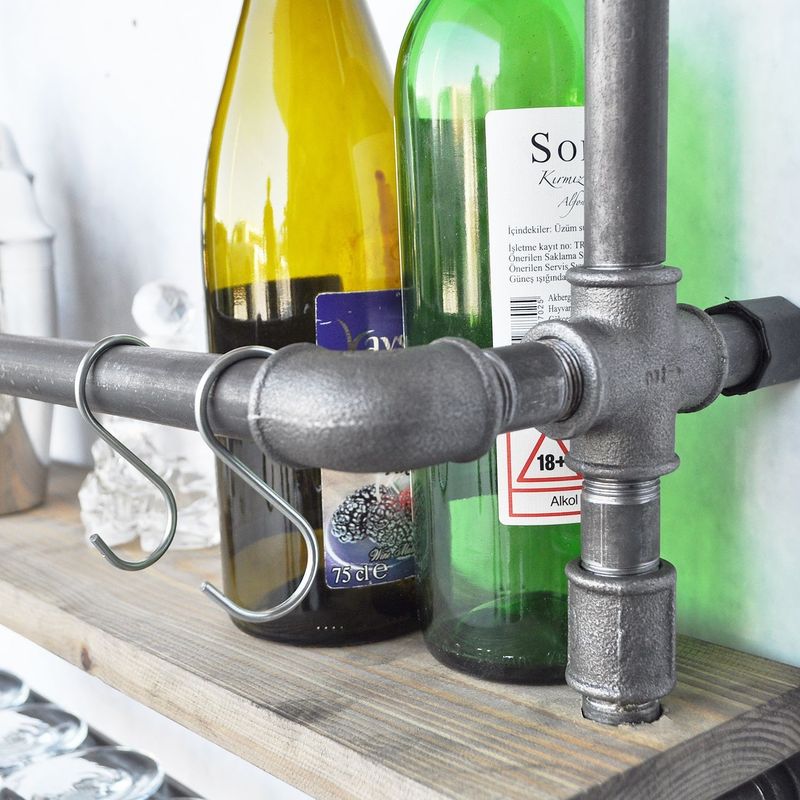 Casa si Gradina - Bucatarie si vesela - Accesorii bar - Suporturi bauturi - Raft pentru sticle de vin, Hanah Home, lemn de molid si metal, nuc si negru, 60x17x67 cm - Infinity.ro