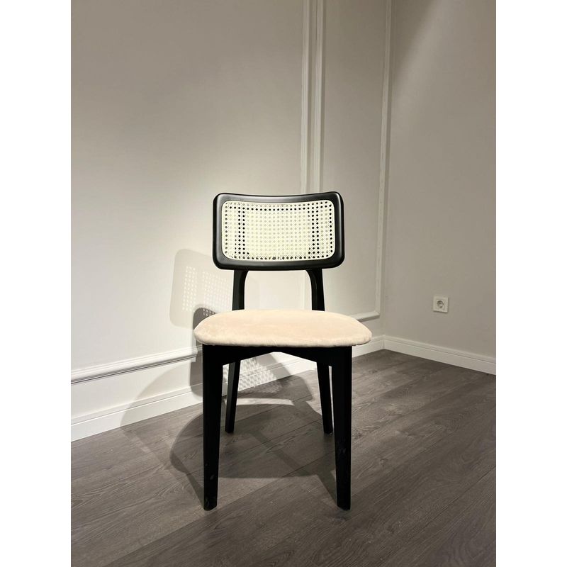 Casa si Gradina - Mobilier - Seturi de mobilier - Seturi mese si scaune - Set masa si scaune, Hanah Home, lemn de fag, alb-negru, masa 100x100x75 cm, 4 scaune - Infinity.ro