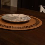 Casa si Gradina - Bucatarie si vesela - Organizare si depozitare bucatarie - Suporturi tacamuri si vase - Set covorase masa, Hermia, lemn, nuc, 36x36 cm, 6 piese - Infinity.ro