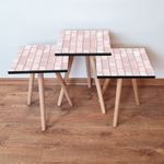 Casa si Gradina - Mobilier - Mese si birouri - Masute de cafea - Set masute de cafea, Hanah Home, mdf, roz si alb, 3 piese, 35x35x52 cm - Infinity.ro