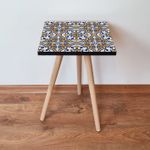 Casa si Gradina - Mobilier - Mese si birouri - Mese living - Masuta laterala, Hanah Home, mdf, galben, albastru marin, alb, picioare lemn fag, 35x35x42 cm - Infinity.ro