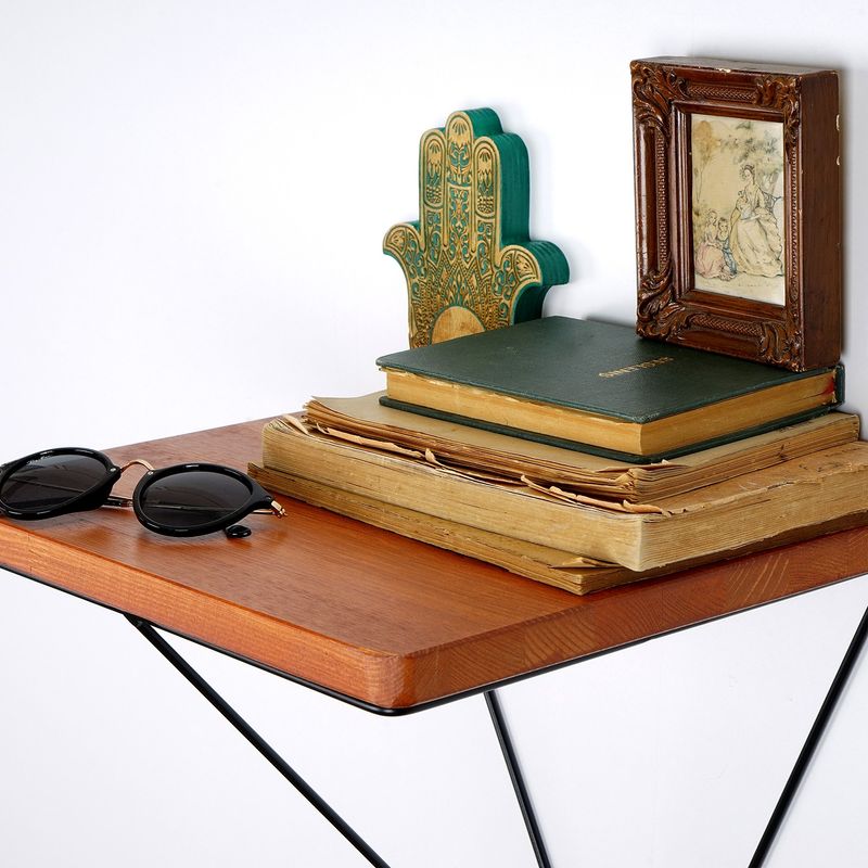 Casa si Gradina - Mobilier - Biblioteci si rafturi - Etajere - Etajera de perete, Hanah Home, lemn de pin, nuc si negru, 33x33x28 cm - Infinity.ro
