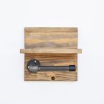 Casa si Gradina - Sanitare - Suporturi si accesorii baie - Suporturi baie - Carlig pentru tevi, Hanah Home, lemn de molid si metal, nuc si negru, 30x14x12 cm - Infinity.ro