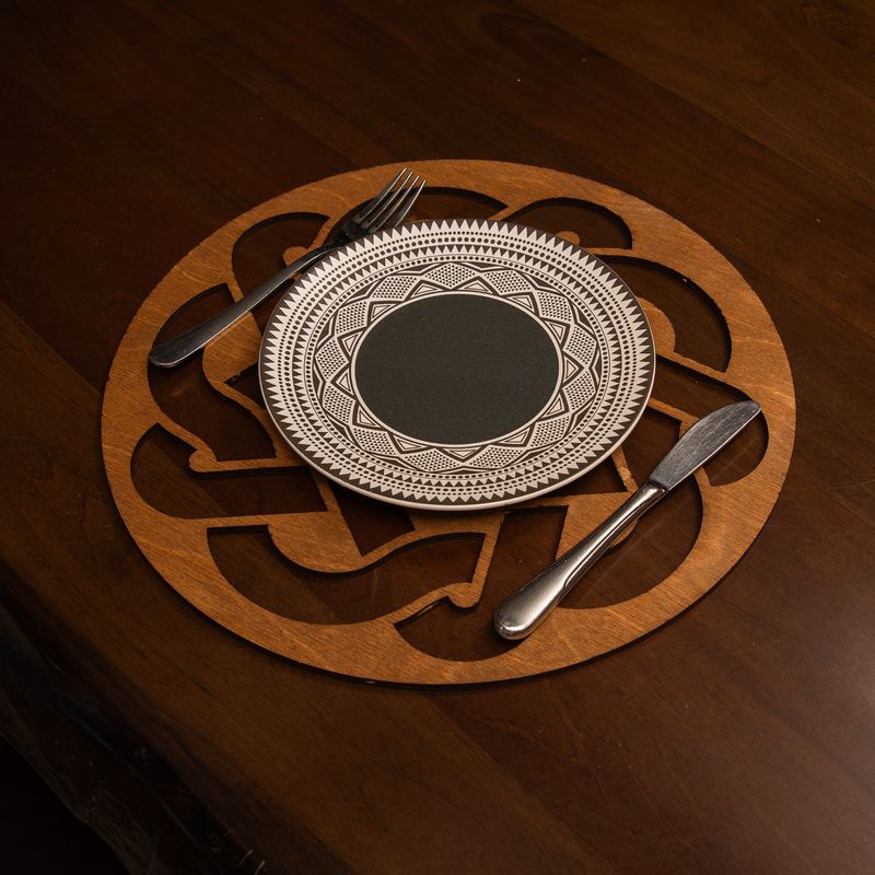 Casa si Gradina - Bucatarie si vesela - Organizare si depozitare bucatarie - Suporturi tacamuri si vase - Set suporturi de masa, Hermia, lemn, nuc, 36x36 cm, 4 bucati, 790PYN1111 - Infinity.ro