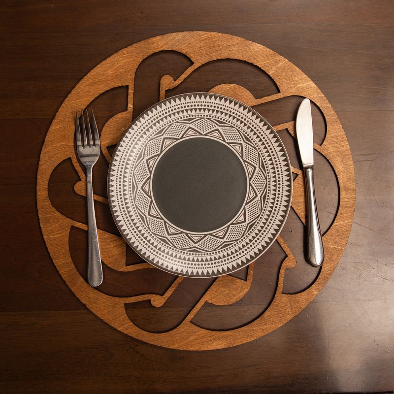 Casa si Gradina - Bucatarie si vesela - Organizare si depozitare bucatarie - Suporturi tacamuri si vase - Set suporturi de masa, Hermia, lemn, nuc, 36x36 cm, 4 bucati, 790PYN1111 - Infinity.ro