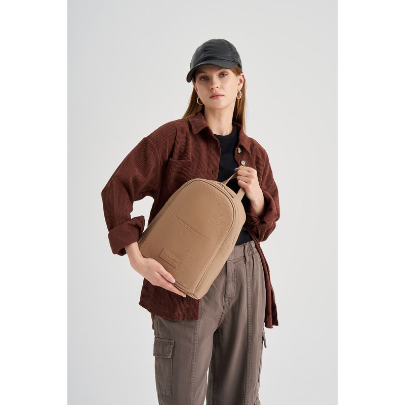 Fashion, accesorii si bijuterii - Femei - Accesorii femei - Genti si rucsacuri femei - Rucsac, Lucky Bees, piele ecologica, camel, 26x14x30 cm - Infinity.ro