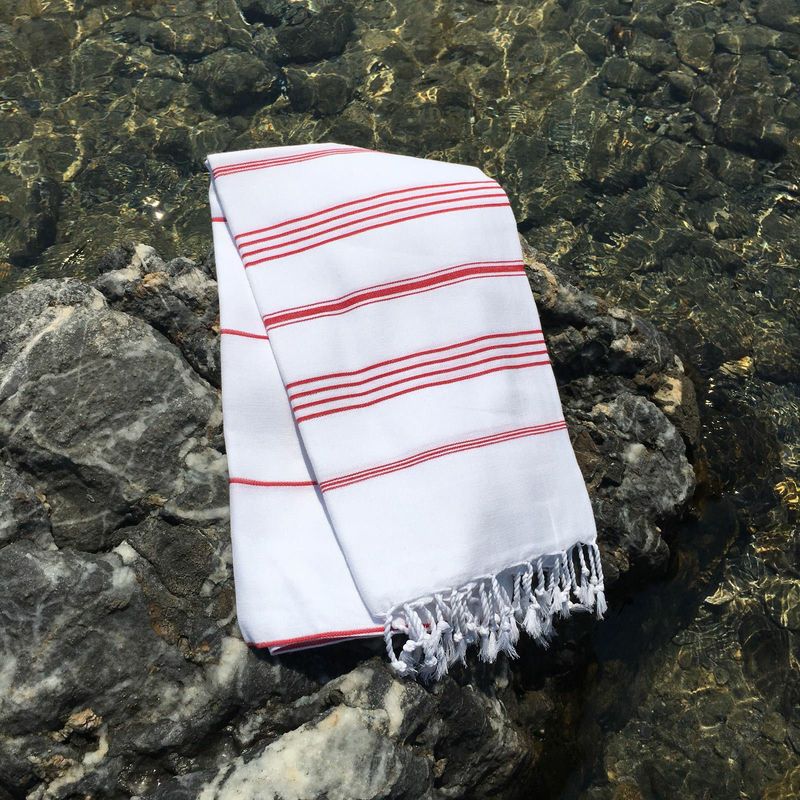 Casa si Gradina - Textile si covoare - Textile baie - Prosoape - Prosop de plaja, L'essentiel Maison, rosu, 100x180 cm, 100% bumbac - Infinity.ro
