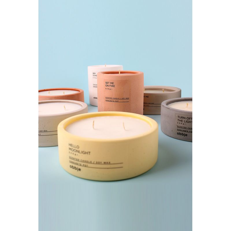 Casa si Gradina - Decoratiuni - Aromaterapie si lumanari - Lumanari si candele - Lumanare parfumata, Aberto Design, beton, alb, lemn de santal, 12x4.5 cm - Infinity.ro