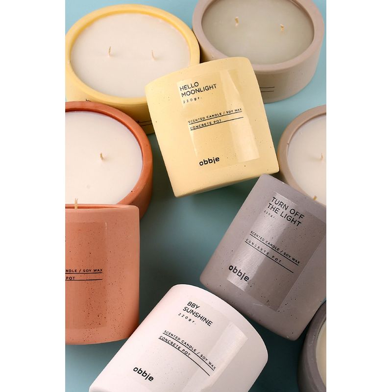 Casa si Gradina - Decoratiuni - Aromaterapie si lumanari - Lumanari si candele - Lumanare parfumata, Aberto Design, beton, roz, 8.5x9 cm, mar si scortisoara - Infinity.ro