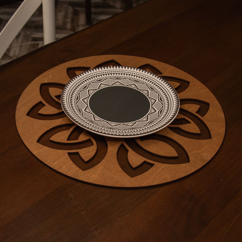 Casa si Gradina - Bucatarie si vesela - Organizare si depozitare bucatarie - Suporturi tacamuri si vase - Set suporturi de masa, Hermia, lemn, nuc, 36x36 cm, 4 piese - Infinity.ro