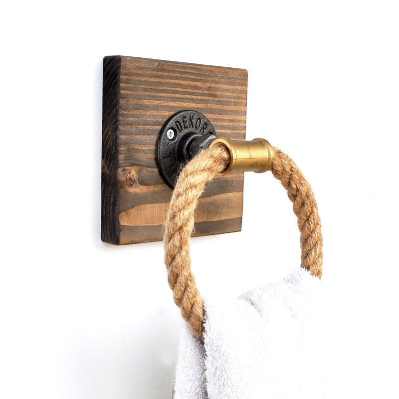 Casa si Gradina - Sanitare - Suporturi si accesorii baie - Suporturi baie - Carlig de teava, Hanah Home, lemn de molid si metal, nuc, 14x14x10 cm - Infinity.ro