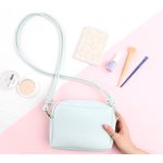 Fashion, accesorii si bijuterii - Femei - Accesorii femei - Genti si rucsacuri femei - Geanta crossbody, Lucky Bees, piele polivinilica, albastru gheata, 21x7x16 cm - Infinity.ro