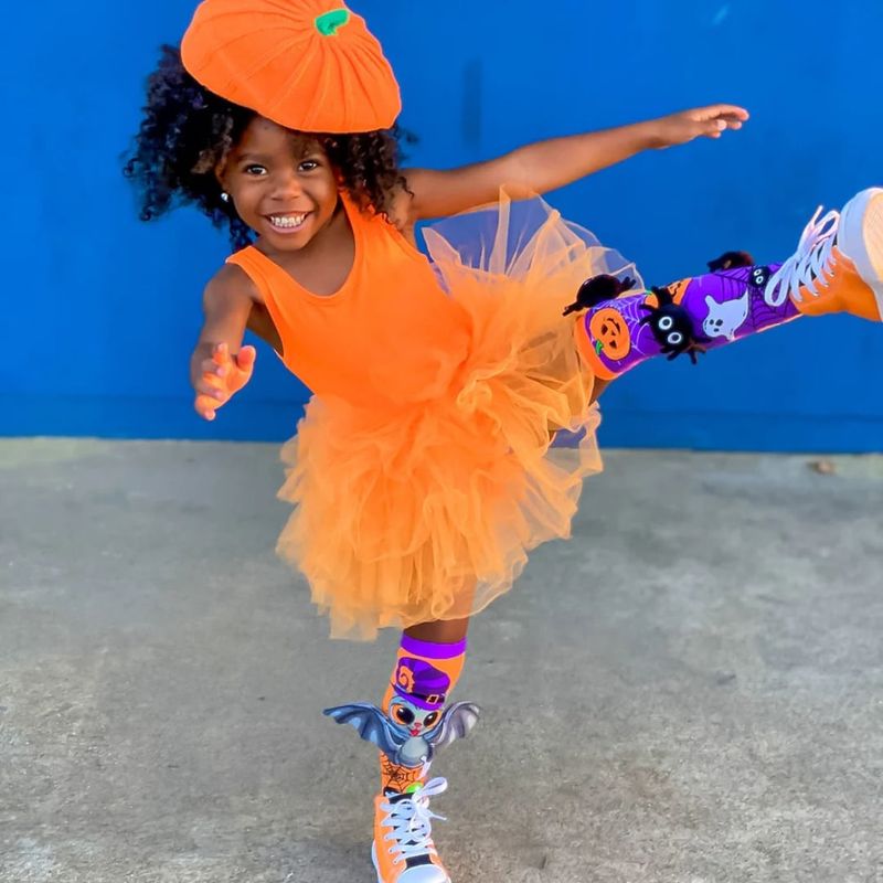 Fashion, accesorii si bijuterii - Copii - Lenjerie si pijamale copii - Sosete si dresuri copii - Sosete lungi colorate Madmia unisex fantasy Halloween 3-5 ani - Infinity.ro