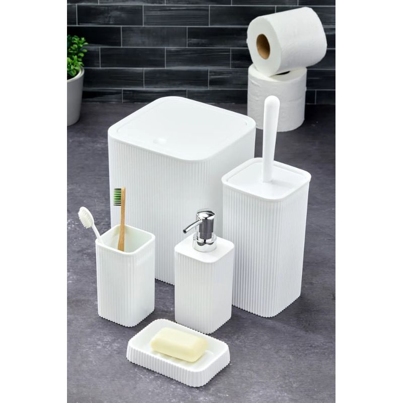 Casa si Gradina - Sanitare - Suporturi si accesorii baie - Accesorii baie - Set accesorii baie, L'essentiel Maison, plastic, alb, 5 piese - Infinity.ro