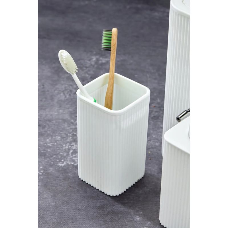 Casa si Gradina - Sanitare - Suporturi si accesorii baie - Accesorii baie - Set accesorii baie, L'essentiel Maison, plastic, alb, 5 piese - Infinity.ro