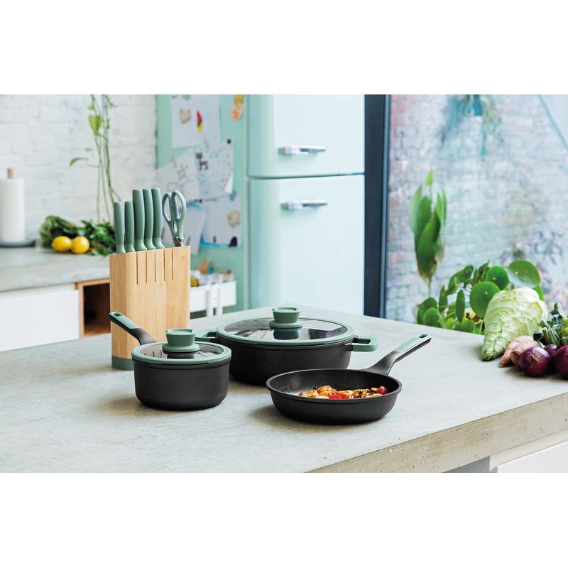 Casa si Gradina - Bucatarie si vesela - Vase pentru gatit - Tigai si seturi - Tigaie Forest, 24 cm, 2L, invelis antiaderent, Aluminiu, Negru/Verde - Infinity.ro