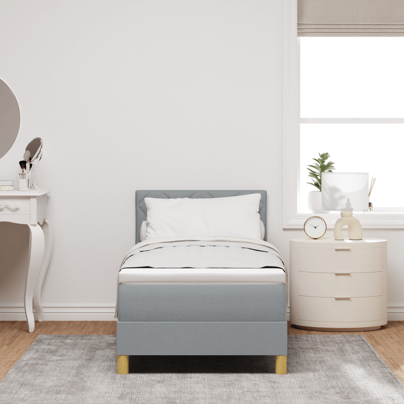 Casa si Gradina - Mobilier - Paturi si accesorii - Paturi - Pat cu Arcuri cu Saltea Gri Deschis 80x200 cm Tesatura - Infinity.ro