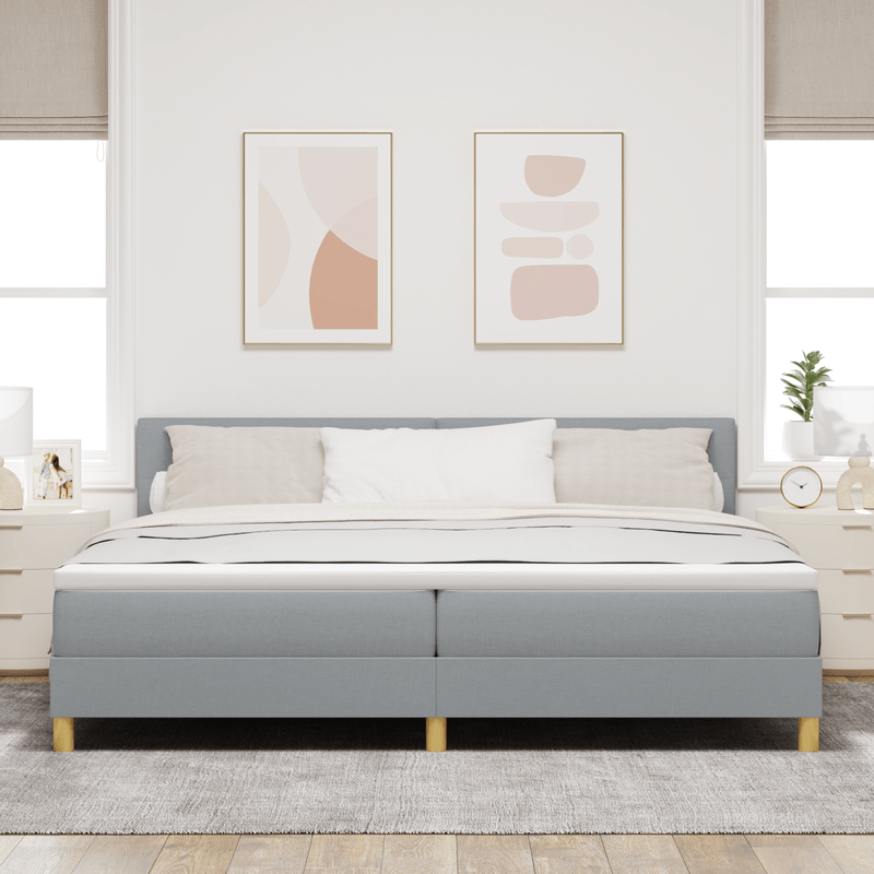 Casa si Gradina - Mobilier - Paturi si accesorii - Paturi - Pat cu arcuri cu saltea & LED Gri deschis 200x200 cm Tesatura - Infinity.ro