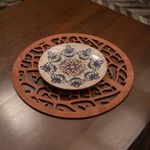 Casa si Gradina - Bucatarie si vesela - Organizare si depozitare bucatarie - Suporturi tacamuri si vase - Set suporturi de masa, Hermia, lemn, roz, 36x36 cm, 6 bucati, lucrat manual - Infinity.ro