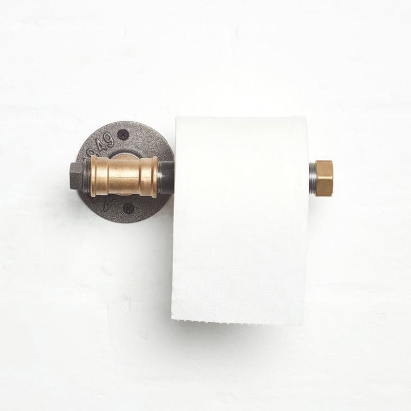 Casa si Gradina - Sanitare - Suporturi si accesorii baie - Suporturi baie - Carlig pentru tevi, Hanah Home, metal, negru si auriu, 22x8x10 cm - Infinity.ro